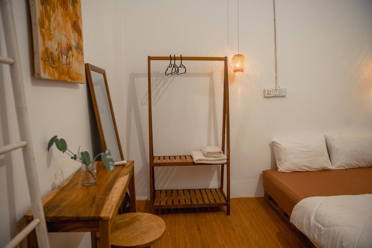 Sacred Lotus - Vegan Cafe X Hostel Phnompenh Exteriér fotografie