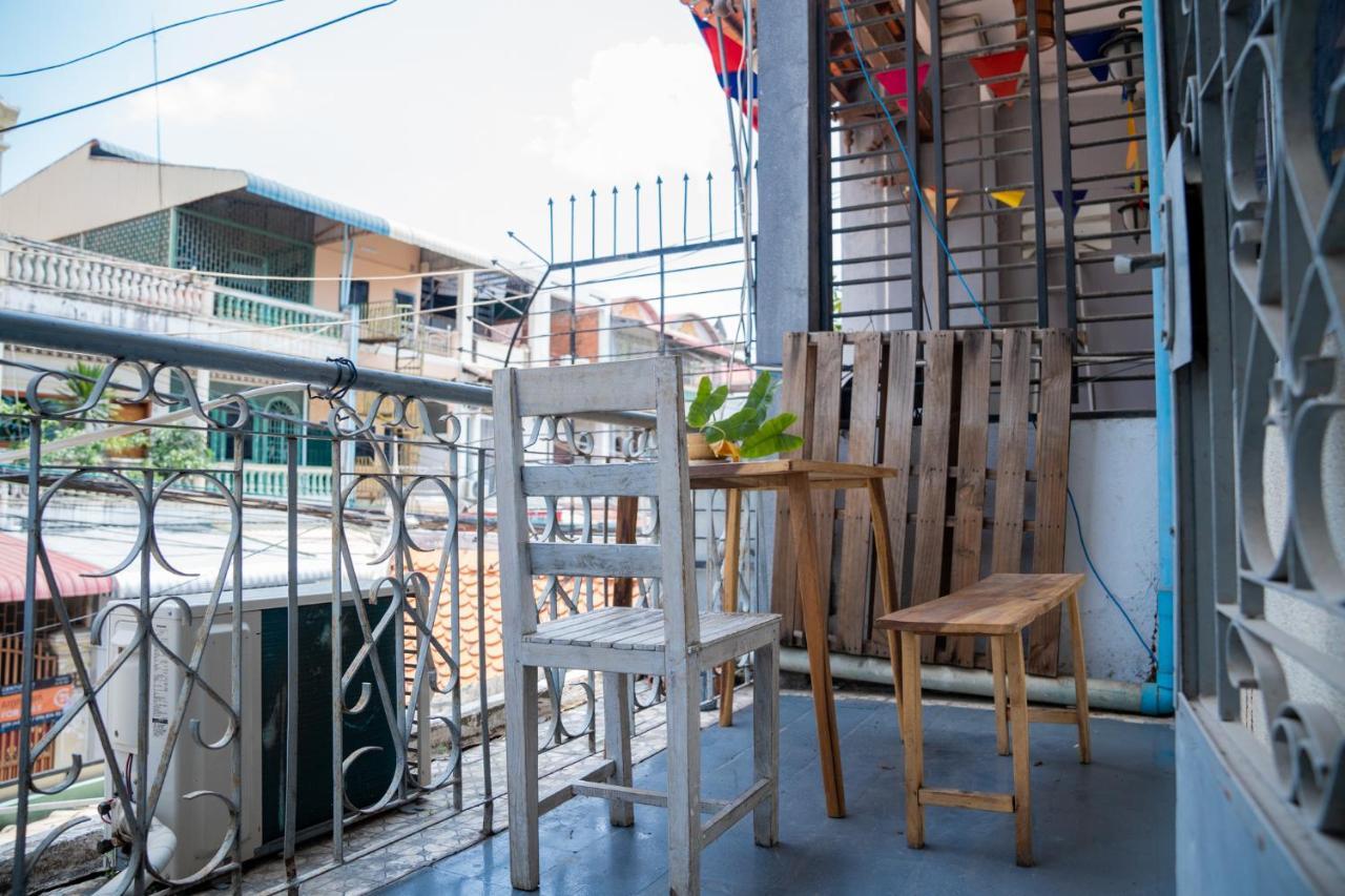 Sacred Lotus - Vegan Cafe X Hostel Phnompenh Exteriér fotografie